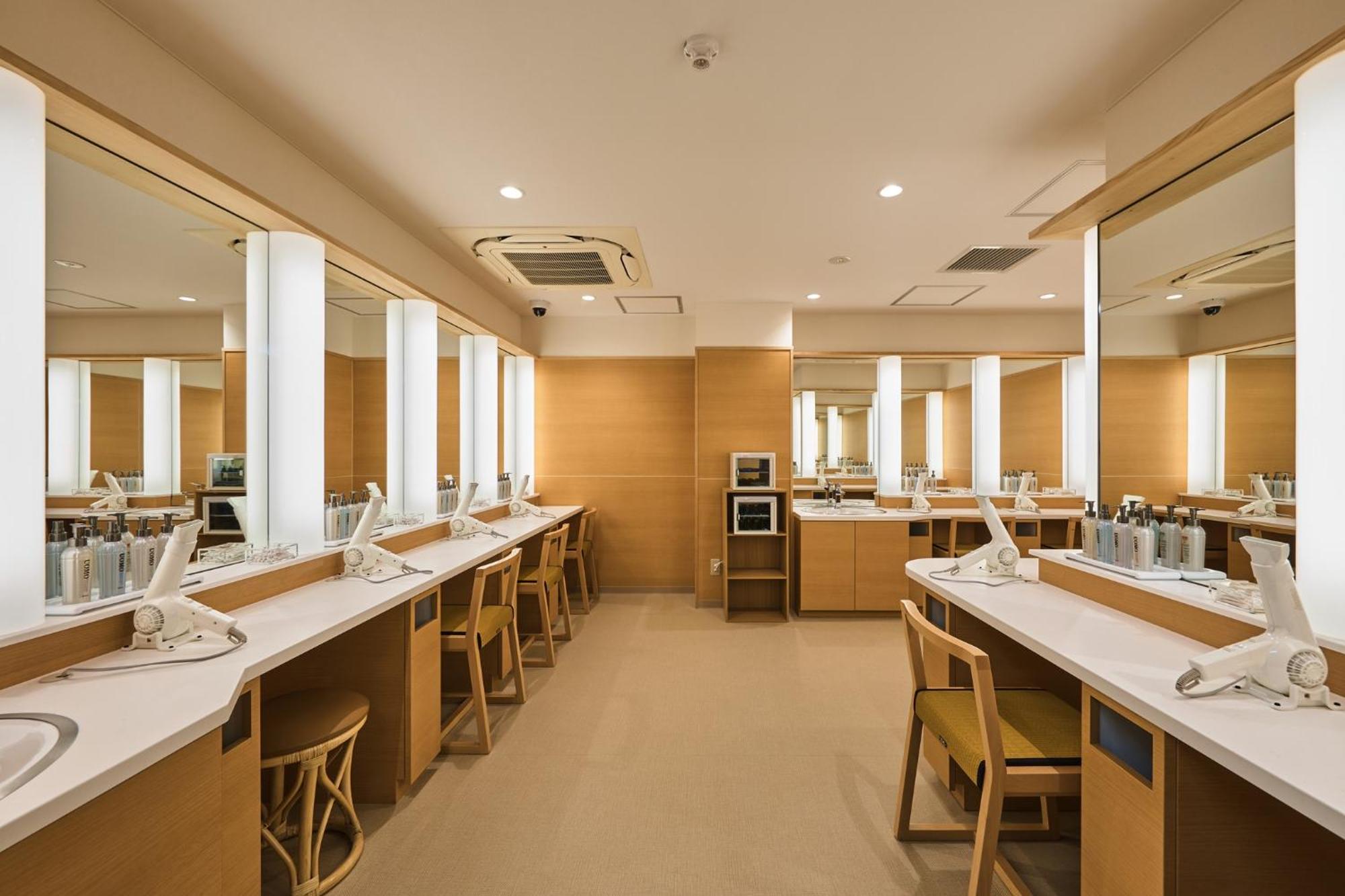 Sauna & Capsule Hotel Rumor Plaza Kyoto Buitenkant foto